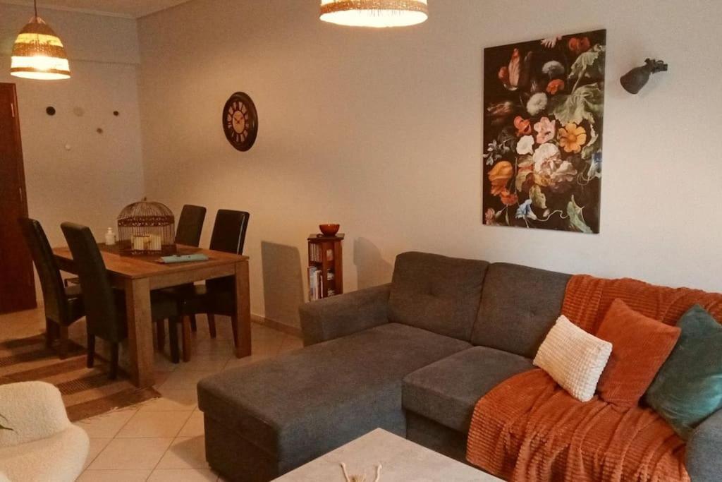 Central Artistic 2-Bedroom Apartment 79Sqm Tripoli Ngoại thất bức ảnh