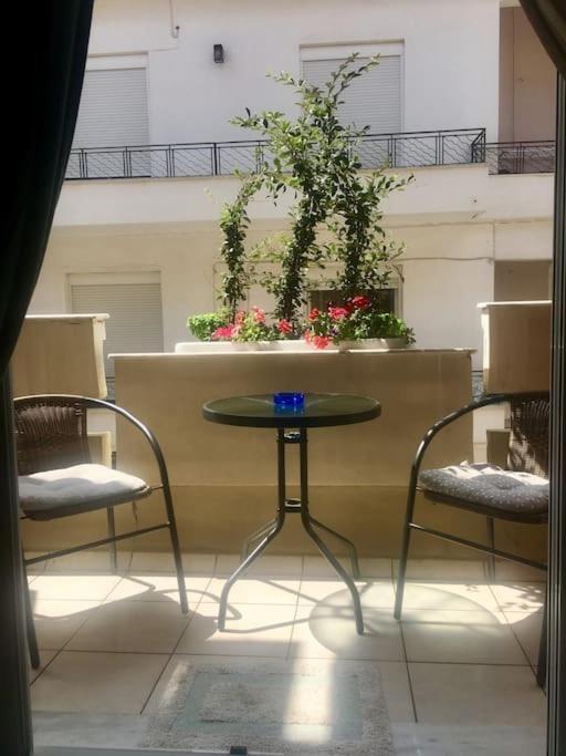 Central Artistic 2-Bedroom Apartment 79Sqm Tripoli Ngoại thất bức ảnh